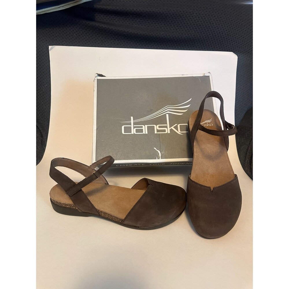 Dansko Women's Rowan Closed Toe Sandals Chocolate Milled Nubuck Size 41 -10.5/11
